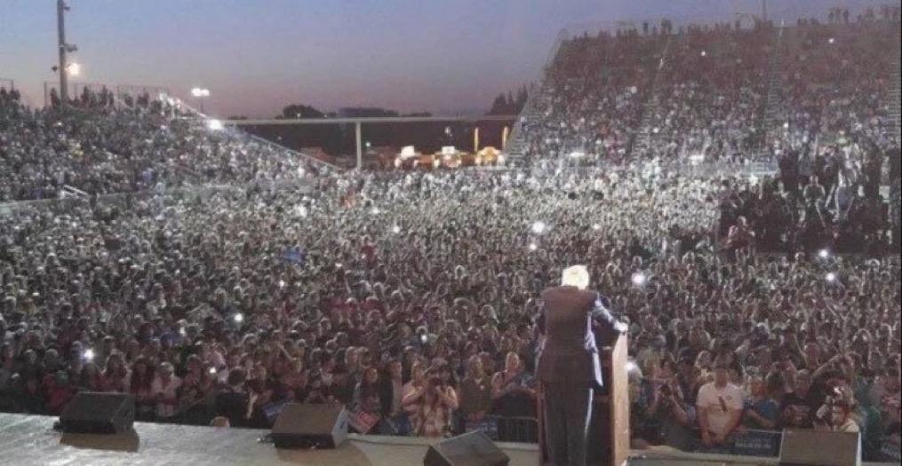 A Bernie Sanders rally with tons of thousands of people