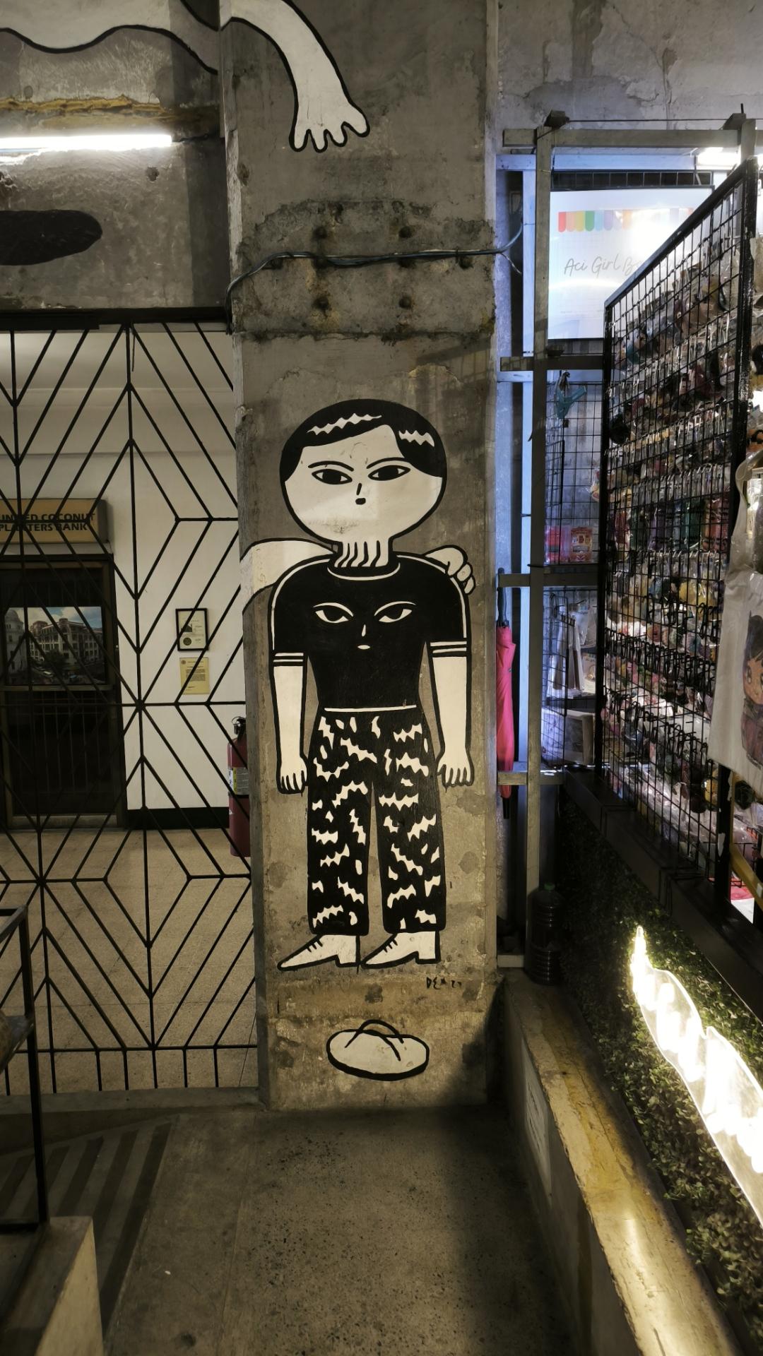 mural on a pillar